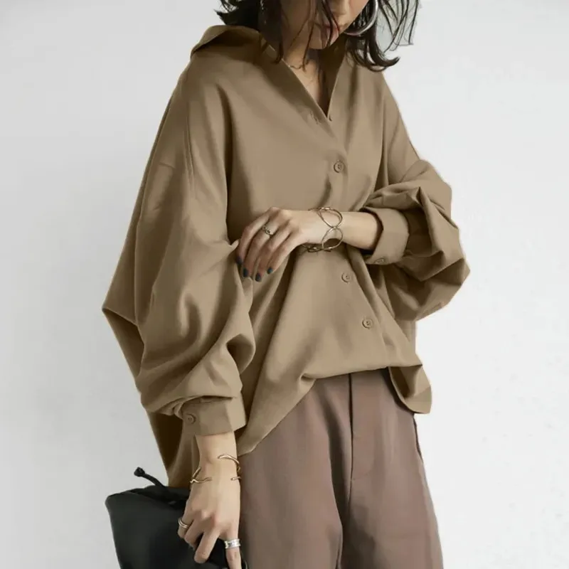 Trendige Damenbekleidung, Blusen aus 100 % Baumwolle, einfarbig, Umlegekragen, Glockenärmel, Knöpfe, unregelmäßige Hemden für Damen, Weiß, Schwarz