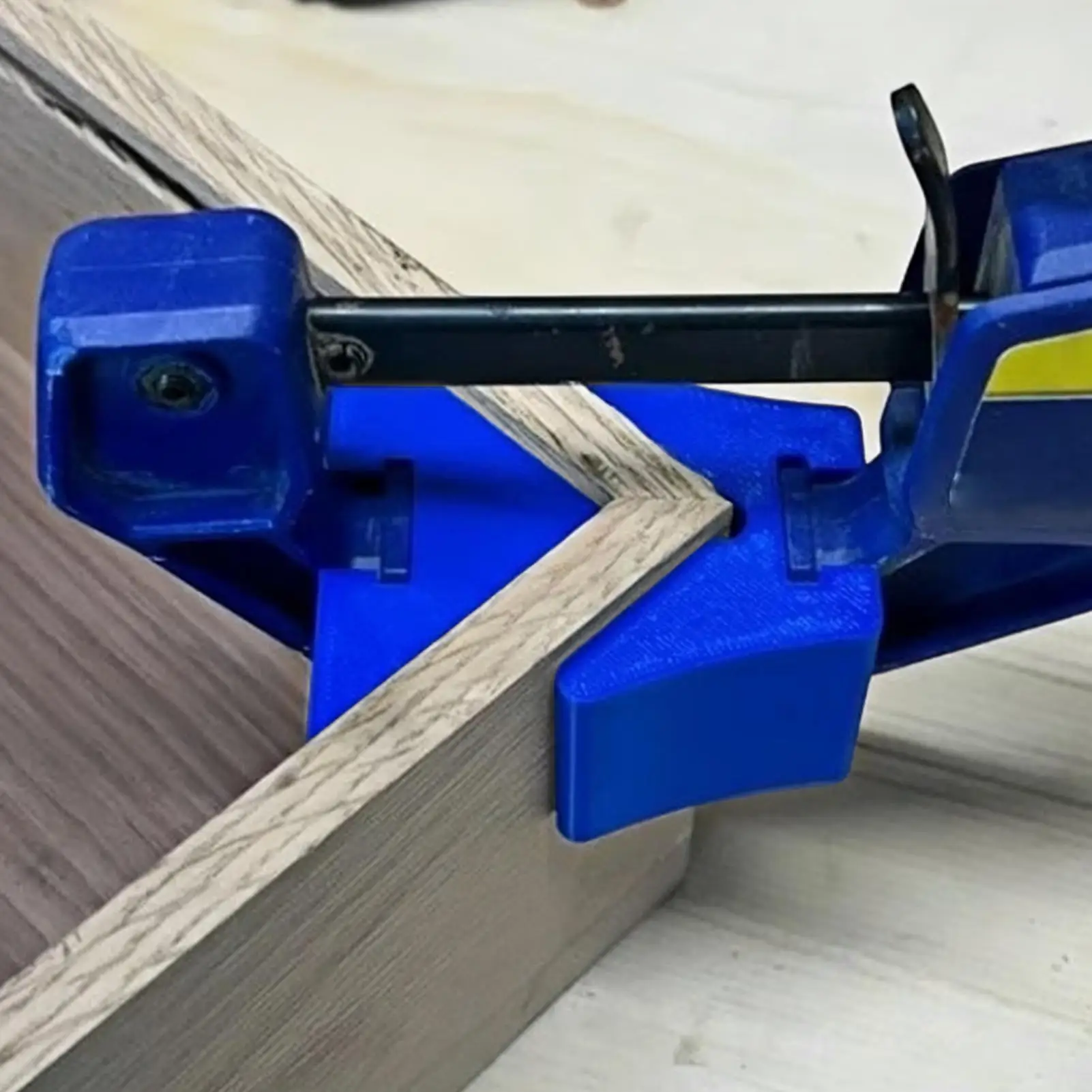 90 Degree Corner Clamp Adapter Quick Release Positioning Gripper Woodworking Corner Clamping Tool for Frame Furniture Assembly