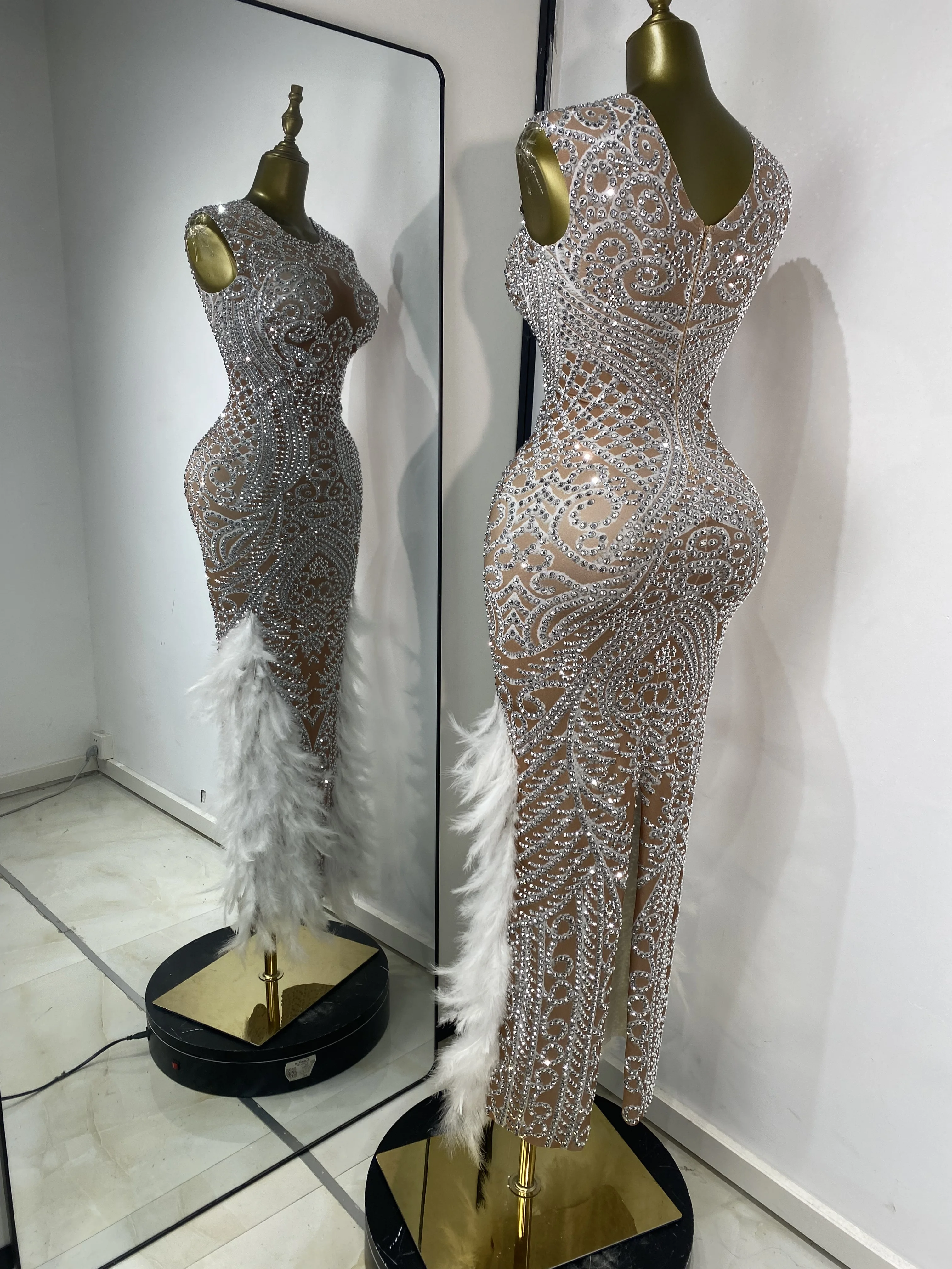 المرأة الفاخرة سباركلي الراين دنة مطبوعة الريش تنحنح فستان عيد ميلاد طويل بريق المشاهير مساء حفلة المدرج العباءات #5