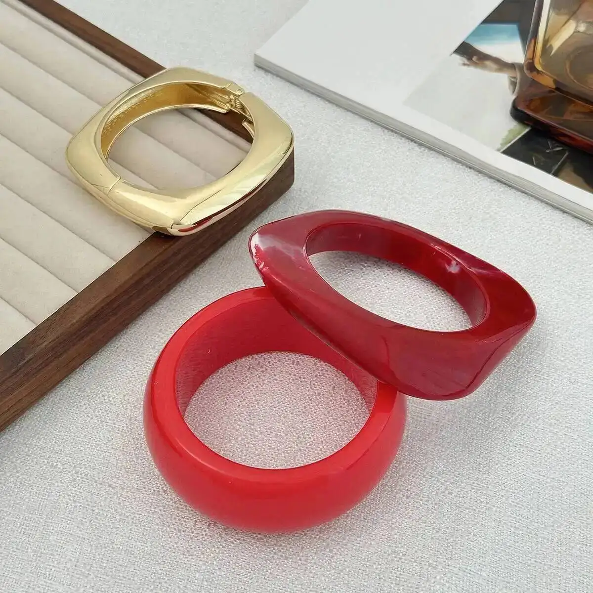 

KunJoe Vintage Red Thick Acrylic Resin Wide Bangle Bracelet for Women Hip Hop Metal Irregular Spring Bangle Daily Jewelry Gift