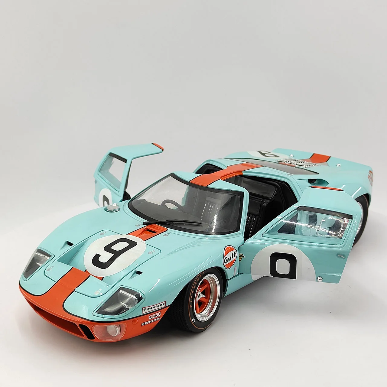

Литой под давлением SOLIDO S масштаб 1:18 Ford GT40 24 часа Le Mans 1968 Gulf Edition, модель автомобиля из сплава, Коллекционная игрушка, подарок, сувенирный дисплей