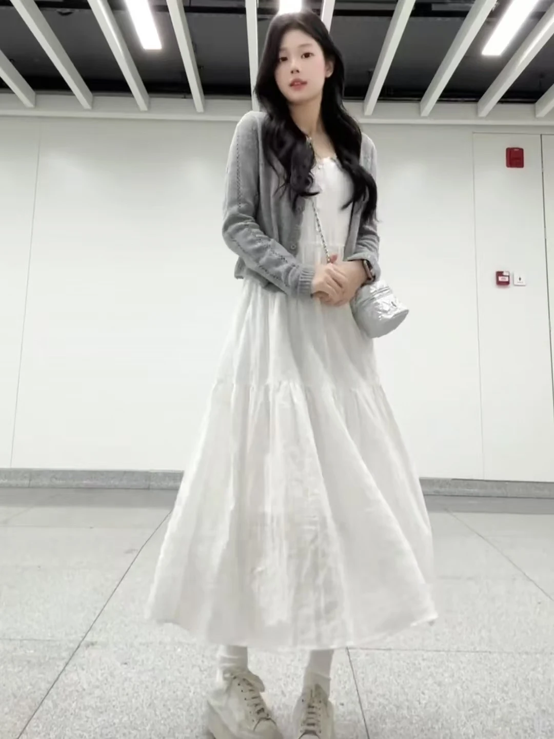 

plus Size Summer White Strap Long Dress Beach Vacation Conceal Meat Slimming A-Line Skirt High Waist Polyester Fiber V-Neck