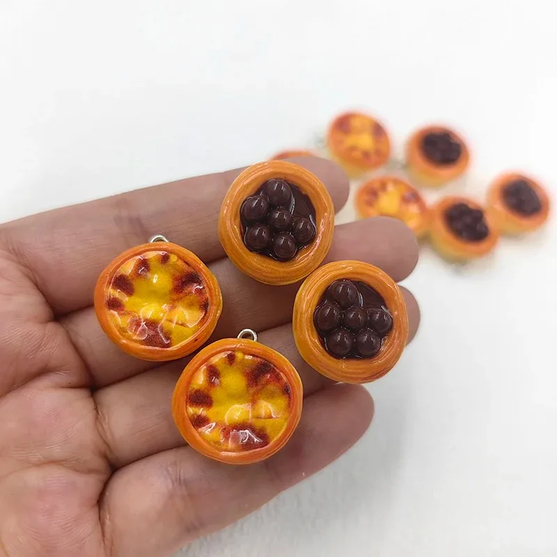 10 piezas de dijes de resina de dibujos animados con forma de tarta de huevo para la fabricación de joyas, colgantes de postres Kawaii, decoración artesanal, bricolaje, pendientes y llaveros