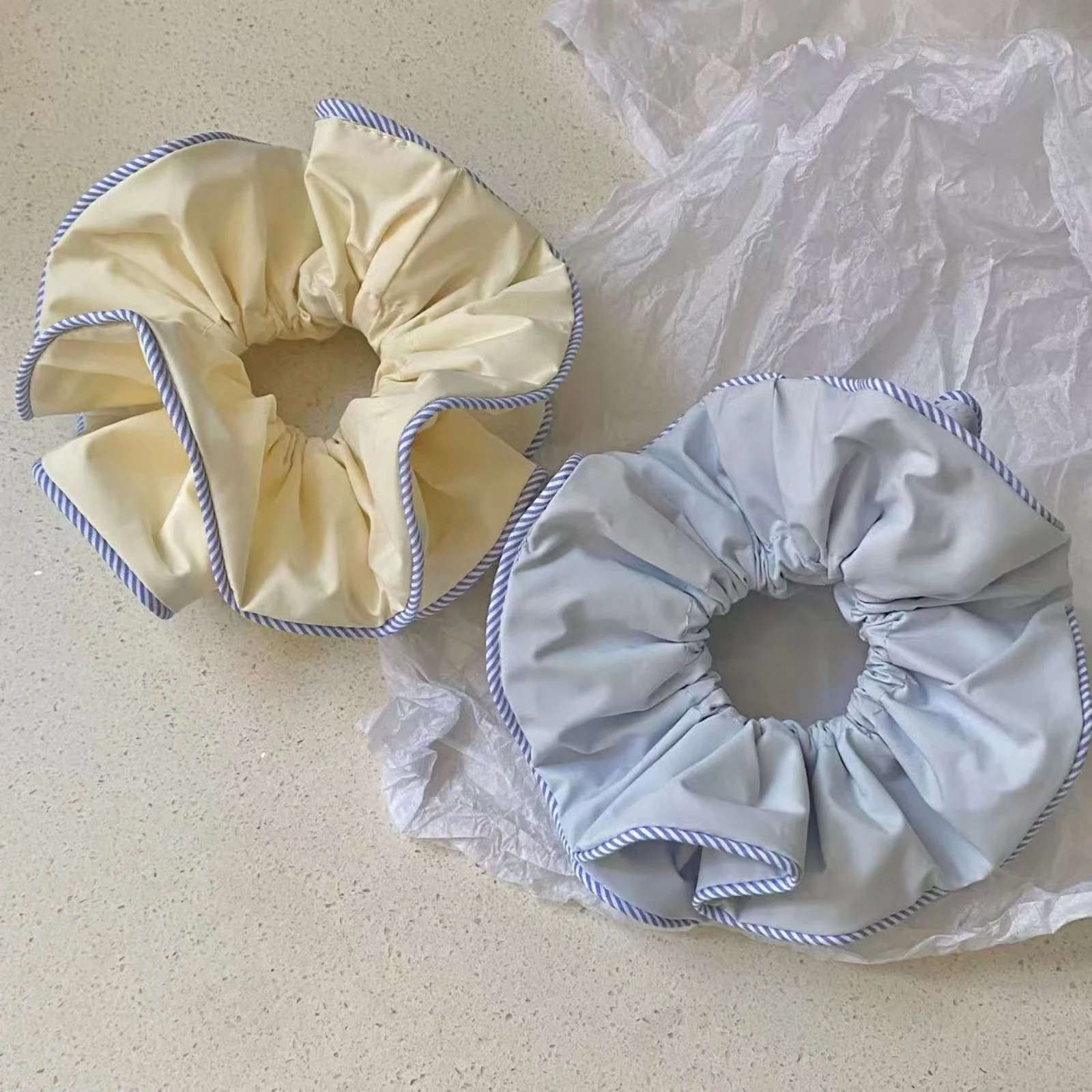 قطعة واحدة من ربطات الشعر باللونين الأزرق الفاتح والأصفر مع حافة مخططة زرقاء، إكسسوارات شعر كلاسيكية لطيفة للنساء والفتيات، وتصفيف يومي وهدايا