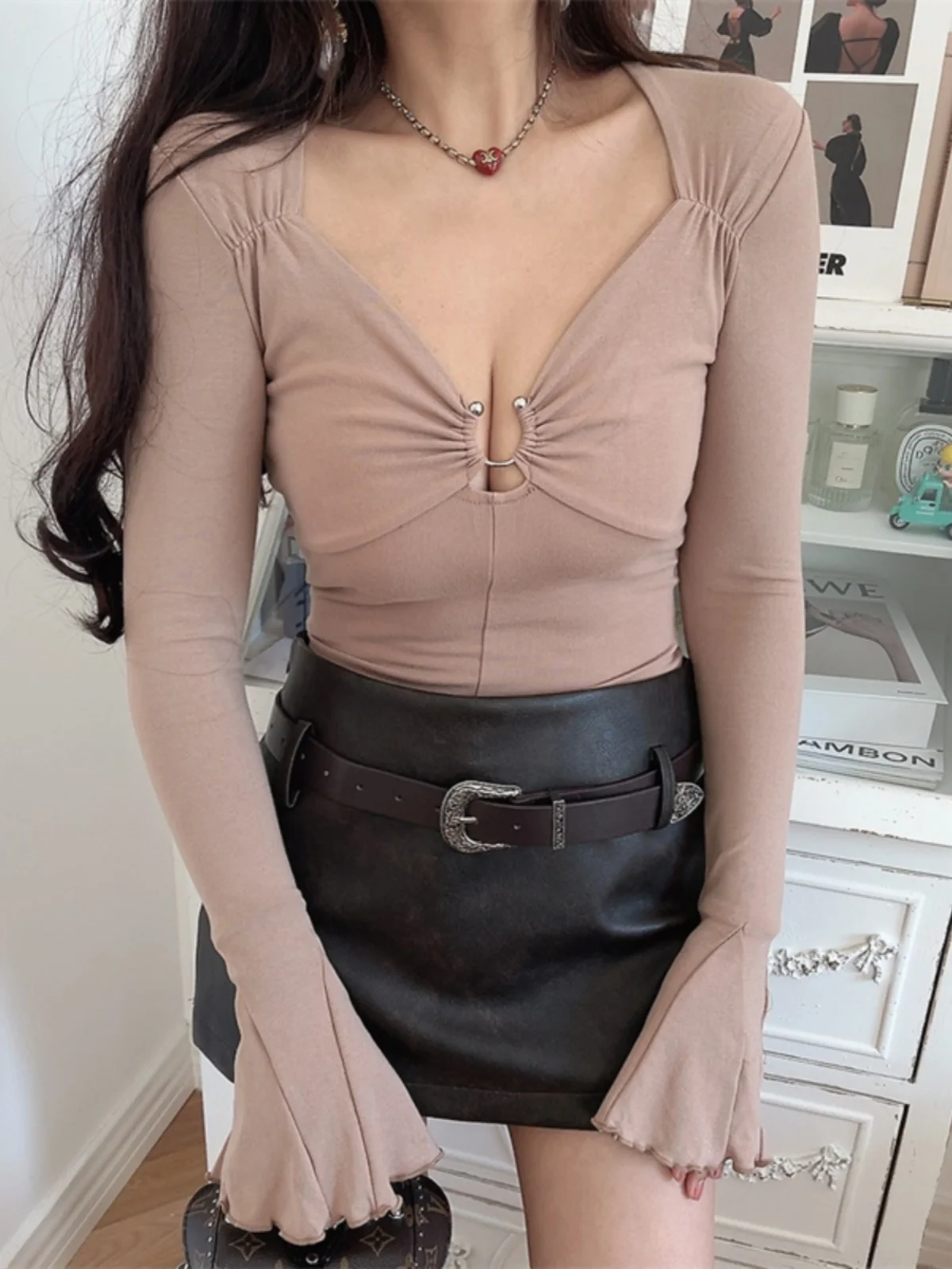 Slim Fit Chenopod T-Shirt Women's Sexy V-Neck Bell Sleeve Elastic Base Shirt Fashionable Casual Long Sleeve Polyester Blend