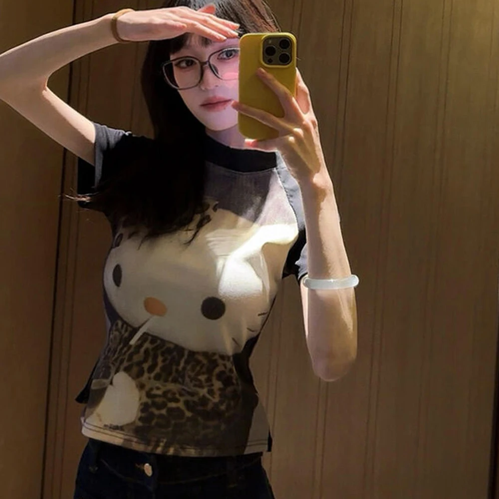 

Y2K Hello Kitty Leopard Print Top for Women, Hottie Kawaii Sanrio Fashion Tops, Harajuku Aesthetic Slim Fit Summer Girls Tee