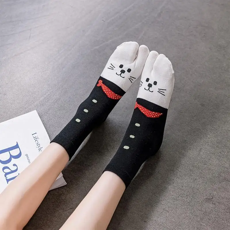 L38E Women Cotton Split Toe Kimono Socks Japanese Cartoon for Cat Print Contrast Color 2 Finger Flop