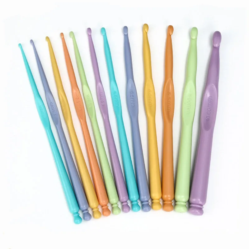 Plastic Crochet Hooks Set Hand Knitting Yarn Needles Grip Ergonomic Comfortable Handle Weave DIY Craft Tool Kit 2-10mm 12Pcs Set