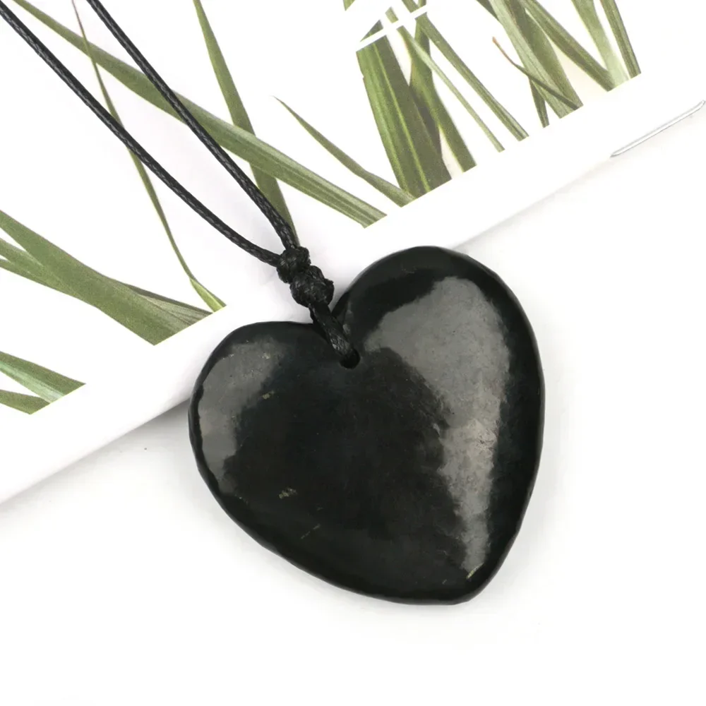 

Natural Russian Shungite Reiki Heart Black Stone Necklace Jewelry Healing Gemstones Energy Pendant for Men Women Beautiful Gifts