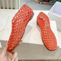 2024 Summer New Jellies Shoes Women Hollow Beach Shoes Designer Sandal Round Toe Comfy Transparent Mesh Flat Jelly Sandals Women