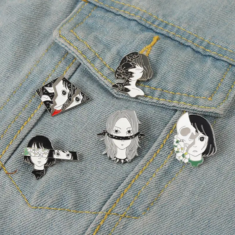 Pins Custom Punk Girls Skeleton Space Brooches Lapel Badges Gothic Dark Jewelry Gift for Friends Fragmented Face Enamel