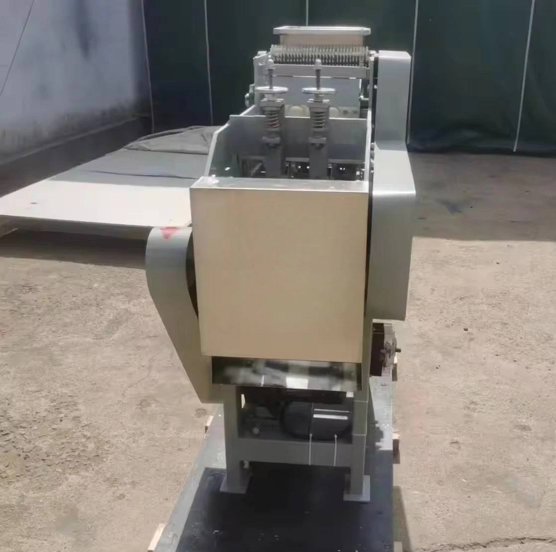 Cashew nut shelling and shelling machine peeling machine cashew nut processing machine