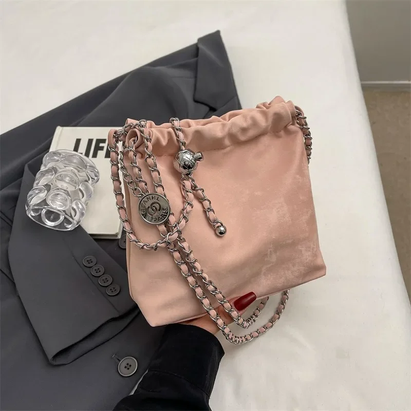YOUDEYISI Retro Simple Women\'s Bag: Solid Color Drawstring Small Bag Messenger One-shoulder Bucket Bag