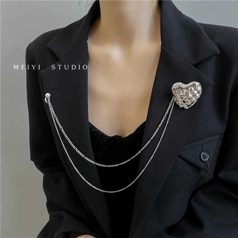 Luxury Design Brooches High Quality Pearl Long Tassel Suit Corsage Accessories Fashion Trendy Korean Style Pin Jewelry Wholesale