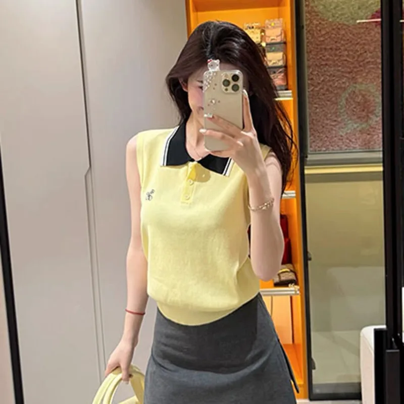 

2025 Summer New Vintage Contrast Slim Sleeveless Knitted T-shirt Women Sweet Casual Chic Embroidery Tops