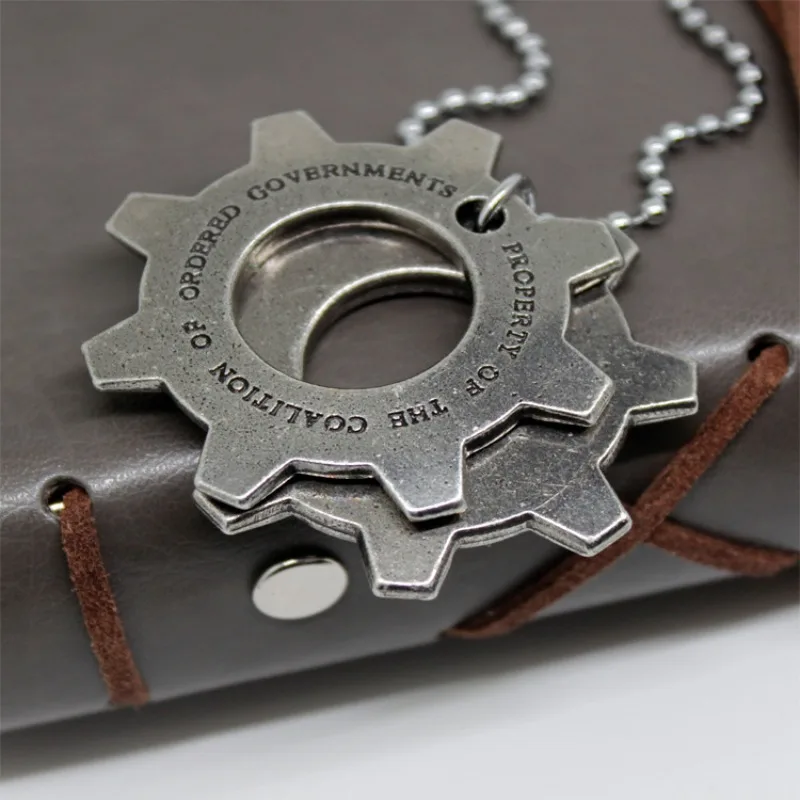 Retro Game War Machine Keychain Reaction Furnace Pendant for Men/Women Game Fans Collection Jewelry