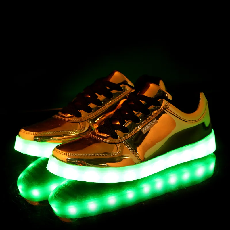 Hot Sale Golden Glitter Men\'s Skateboard Shoes Shiny Mirror Designer Trainers Women Shoes Luminous Hip Hop Luxury Sneakers Men