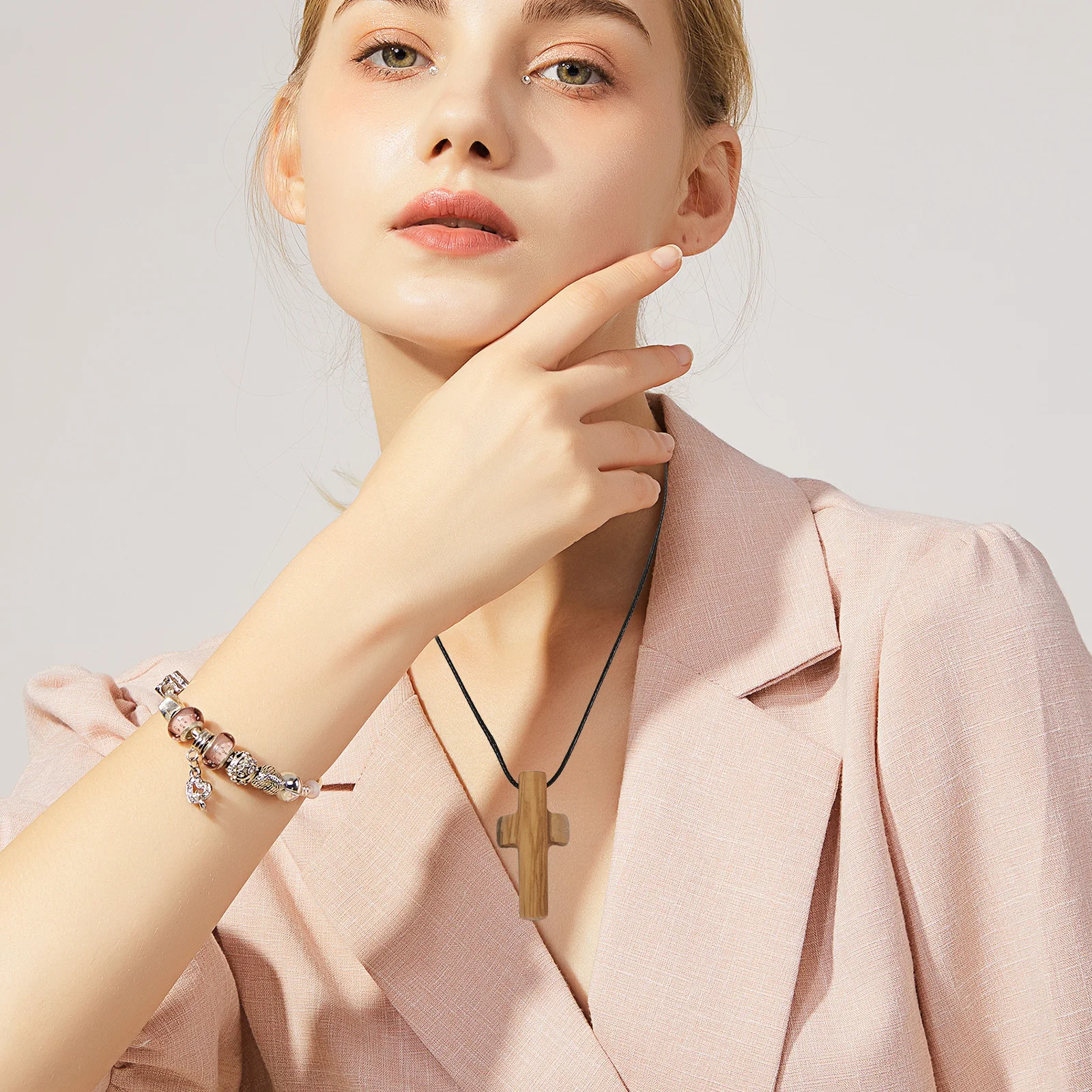 قلادة خشبية منحوتة يدويًا من الخشب الطبيعي للرجال والنساء مجوهرات دينية إكسسوار هدايا كنيسة عيد الفصح #3