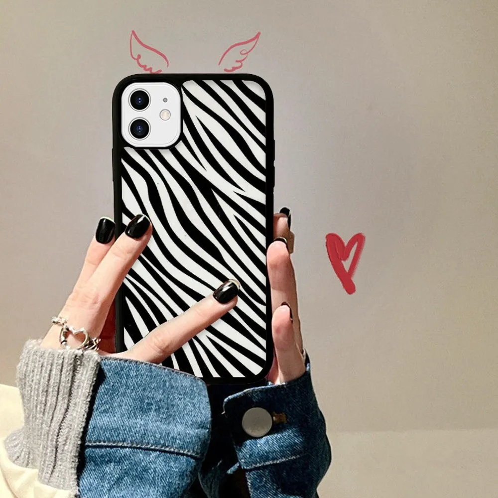 Black and white Dalmatian Cow zebra texture Phone Case Magesafe Magnetic Wireless Charge Case For Samsung S10 20 30 22 23 24 Plu