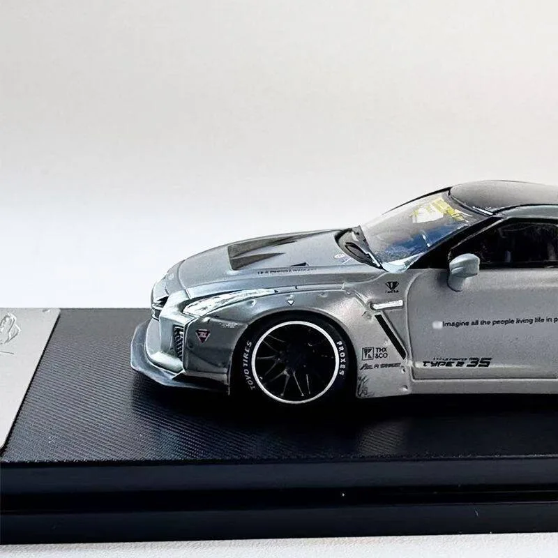 MC 1/64 GTR LBWK R35 Alloy Motor Vehicle Toy Die-casting Metal