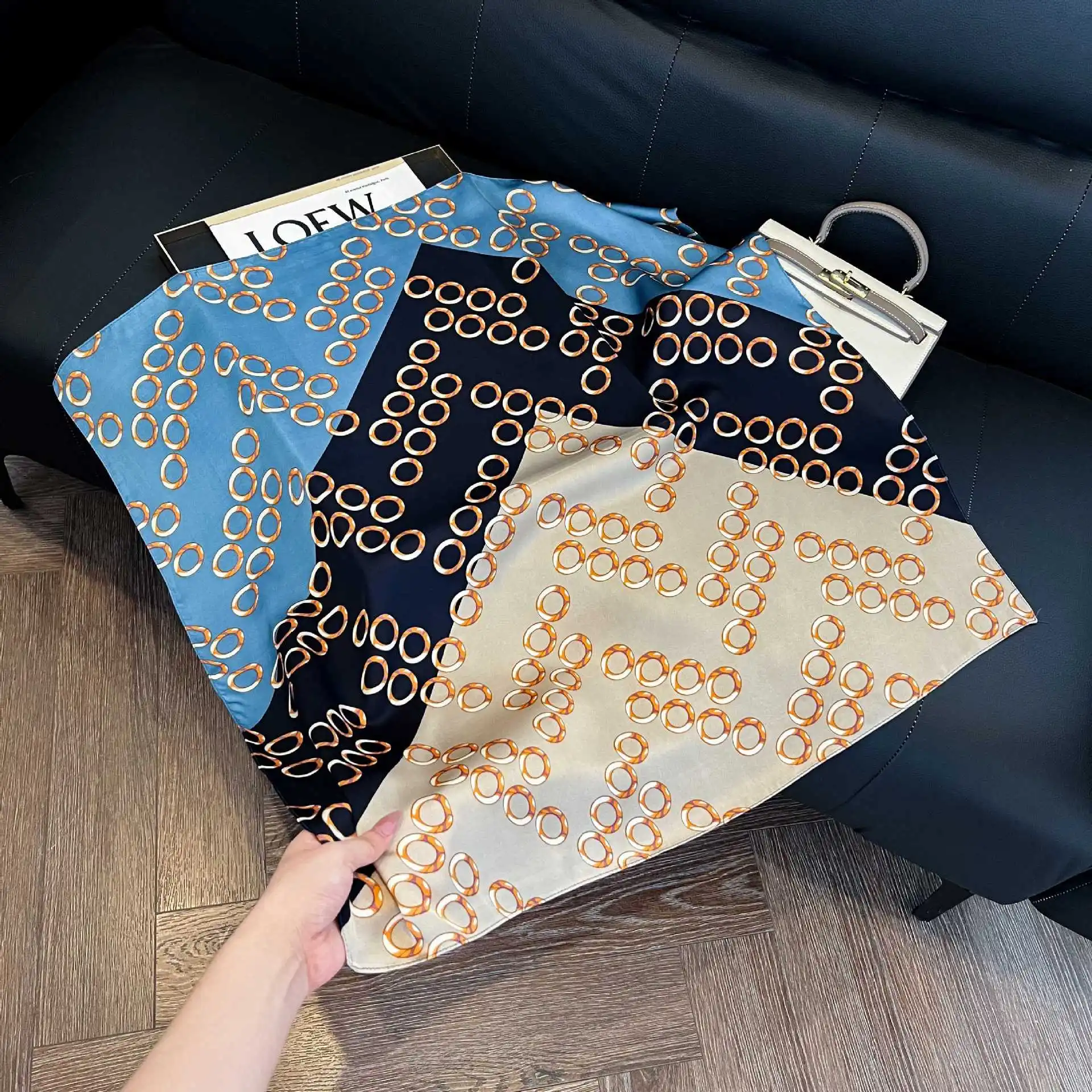 

Новые роскошные женские мягкие атласные шарфы для волос, модный платок с квадратным принтом, профессиональные аксессуары, дизайнерский шарф, повязка на голову