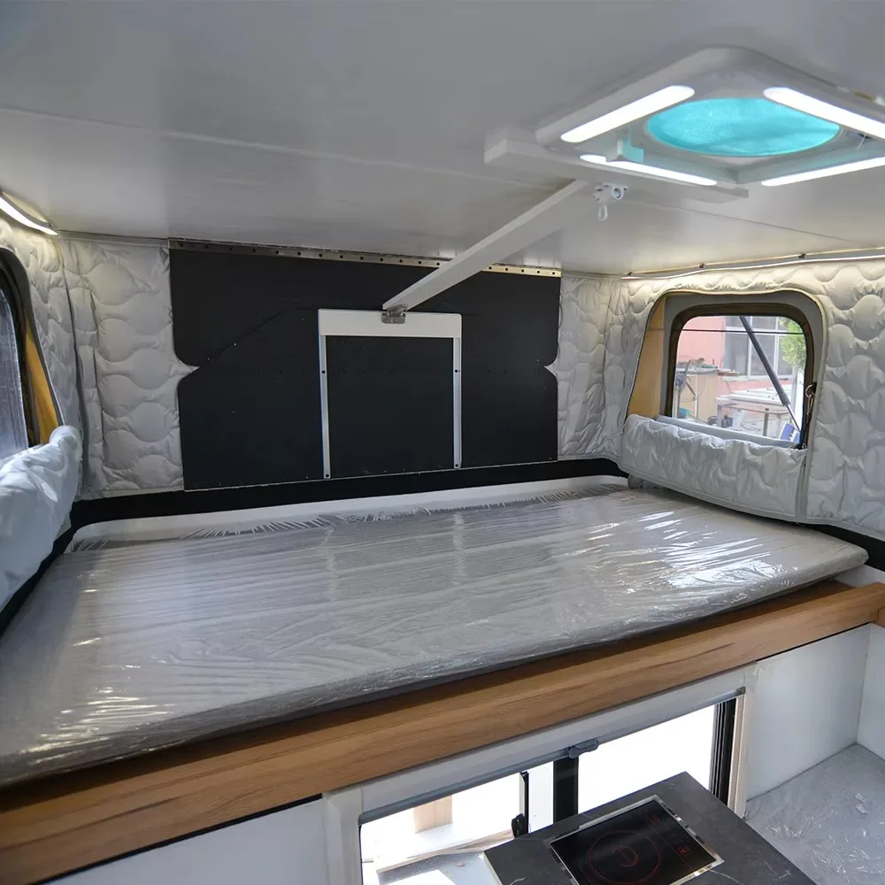 China Lightweight 6.5' Full-Size Slide-In Truck Camper Outdoor Travel Trailer for Camping