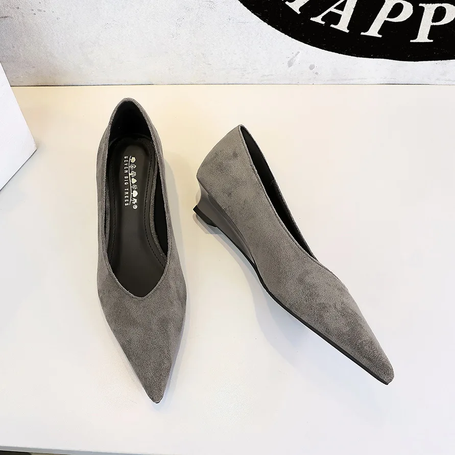 

BIGTREE Fashion Concise Wedge Heels Shallow Flock Lady Women's Low Heeled Shoes 3cm Office Work Ladies Shoes Yellow Black