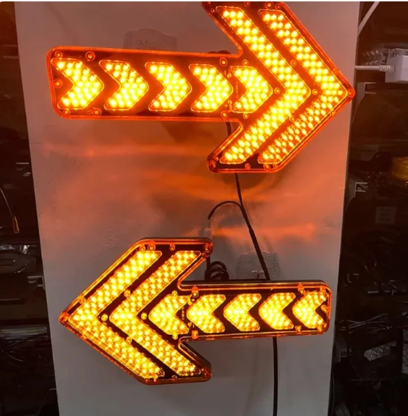 Car Truck Traffic Orientation Arrow Warning Light Construction Vehicle Sprinkler Trailer Indicator Red/Amber LED Flashing Light
