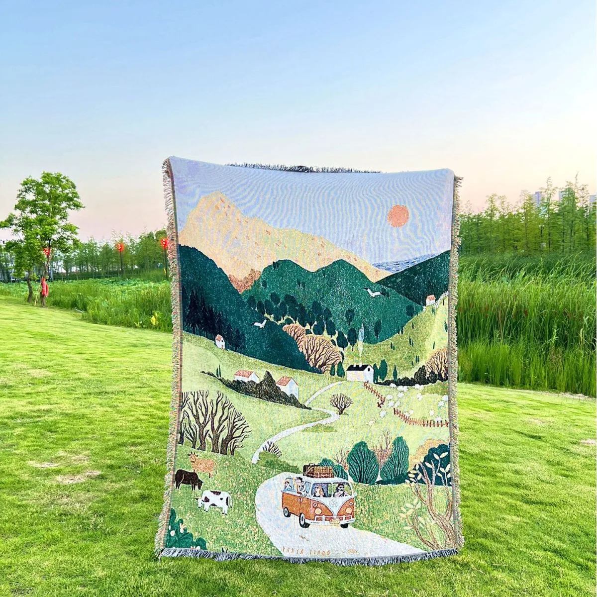 

Scenic Embroidered Tapestry Line Blanket Sofa Cover Outdoor Camping Blanket Living Room Decor Hanging Curtain Polyester Fiber