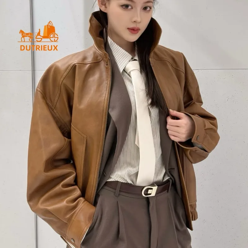 Women's Autumn and Winter Retro Modern Double Pocket Silhouette Jacket, 100% Sheepskin Elegant Casual and Simple Fashion Coat