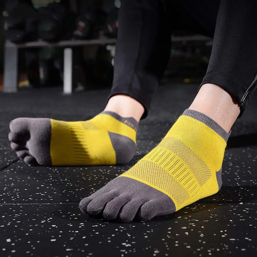 Color Matching Soft Cotton Sweat Absorbing Men Sport Hosiery Five-Finger Socks Split Toe Socks Short Tube Socks