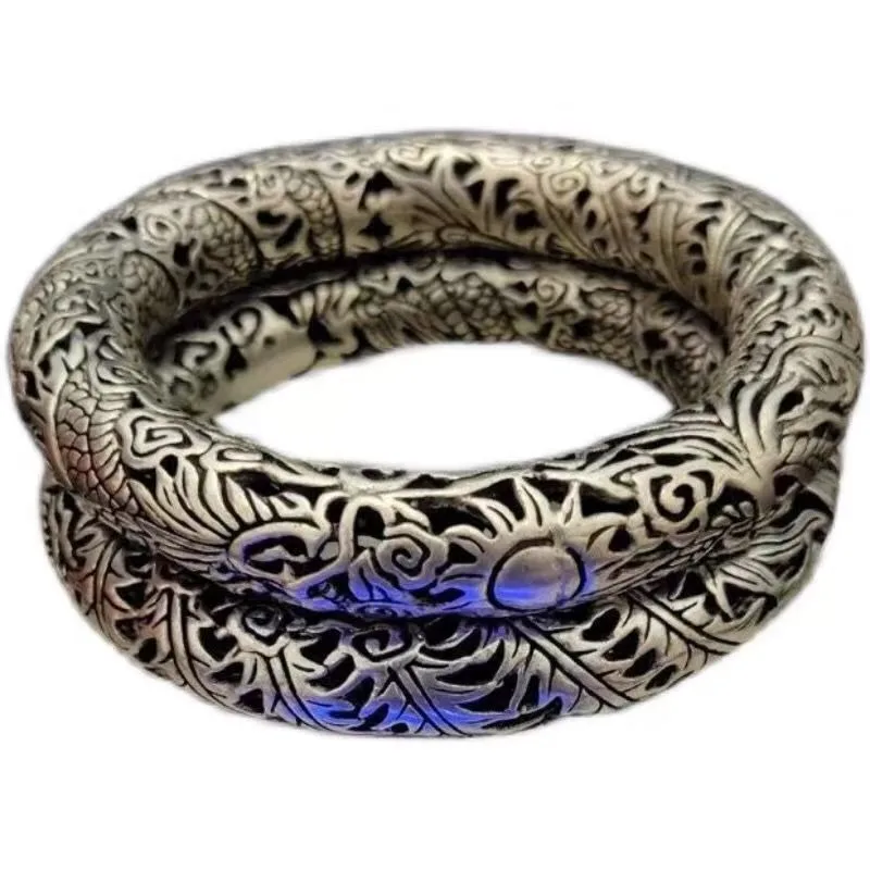 

Tibetan Silver Dragon and Phoenix Hollow Bracelet Craftsmanship Exquisite and Fashionable, a Holiday Gift for Friends