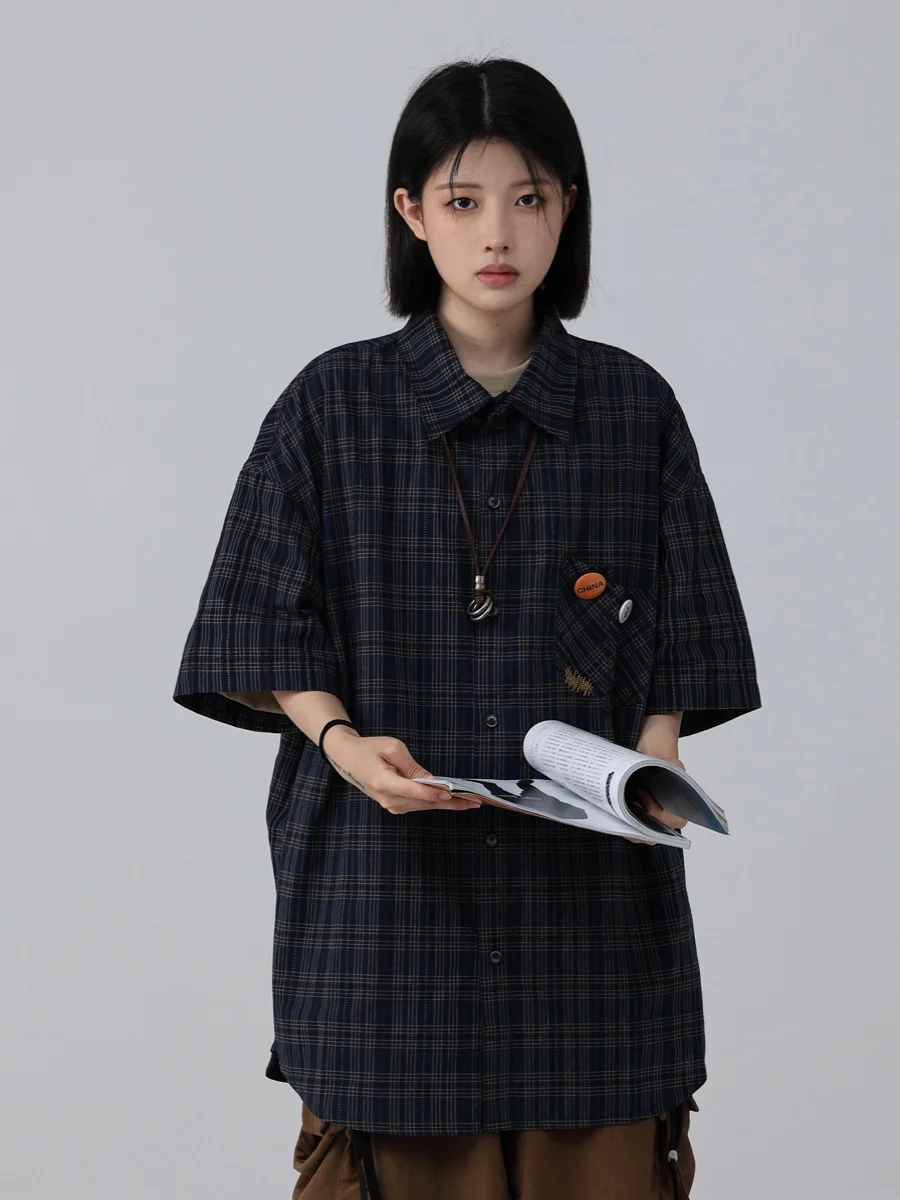 

Loose Short Sleeve Workwear Shirt Vintage Military Pocket Checkered Street Style Unisex Summer Casual Fashion Ladies' Shirt