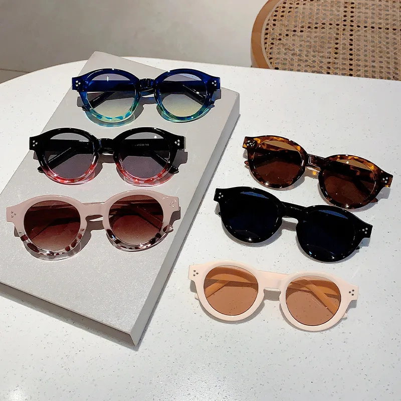 Vintage Double Color Round Sunglasses Women For Men 2024 Luxury Brand Designer Sun Glasses Punk Popular Classic Rivet Shades