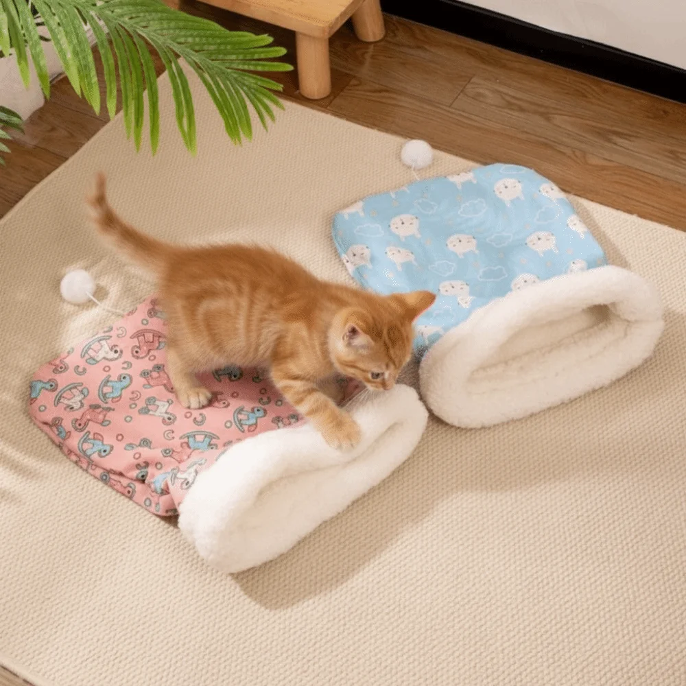 

Cute Cat Sleeping Bag Cartoon Semi-Closed Kitten Quilt Bed Soft Pocket Type Winter Cat Bed Winter