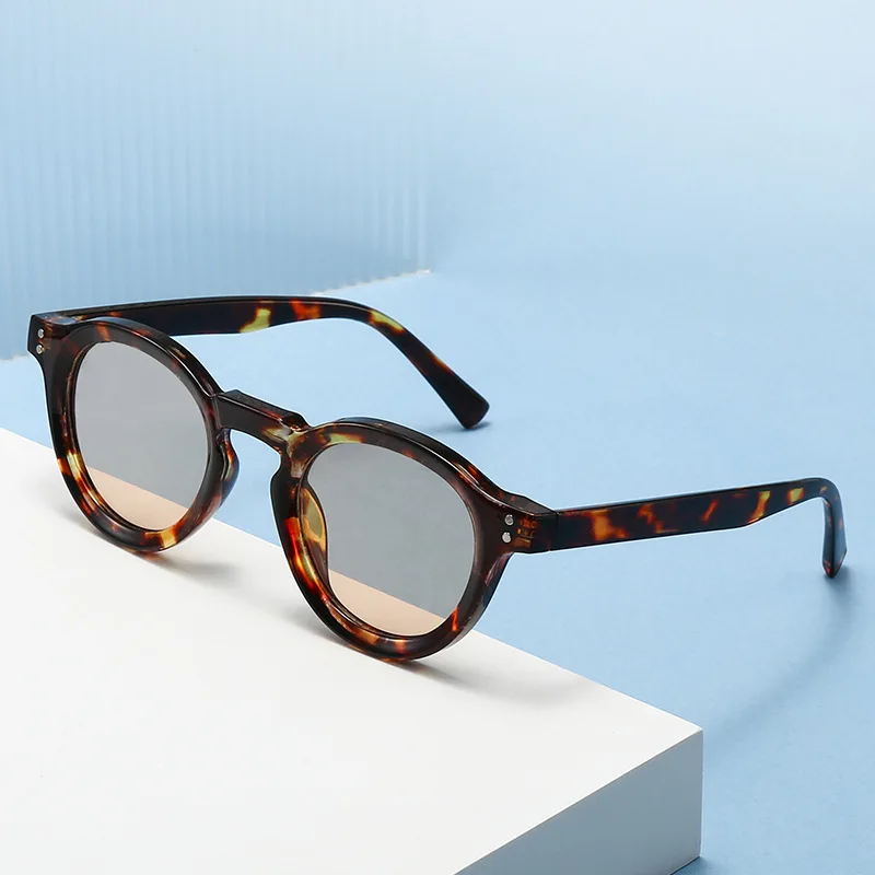 Image of Neue Vintage Runde Sonnenbrille für Damen und Herren Marken-Kreisförmige Sonnenbrillen Ovale Brillen für Männer und Frauen