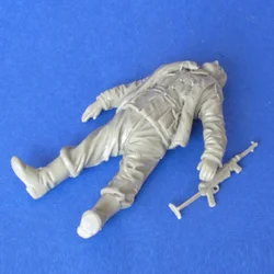 1/35 Scale Resin Figure Soldier Model Kit History Mini Lying Wounded Soldier GK Figurine Unassembled and Unpainted DIY Toys