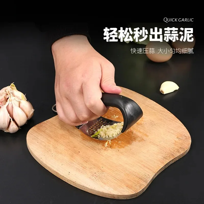 Stainless steel arc garlic press manual plastic handle garlic paste household garlic press artifact