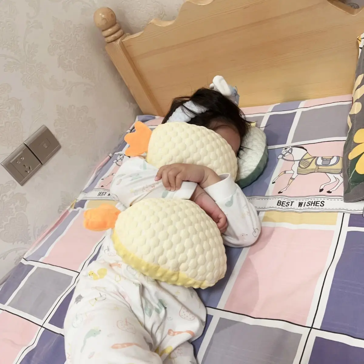 

Cartoon Memory Foam Cool Pillow Cushion Kawaii Bed Sleeping Pillows for Adults Girls Reading Bed Rest Seat Cushion Toys Pillow