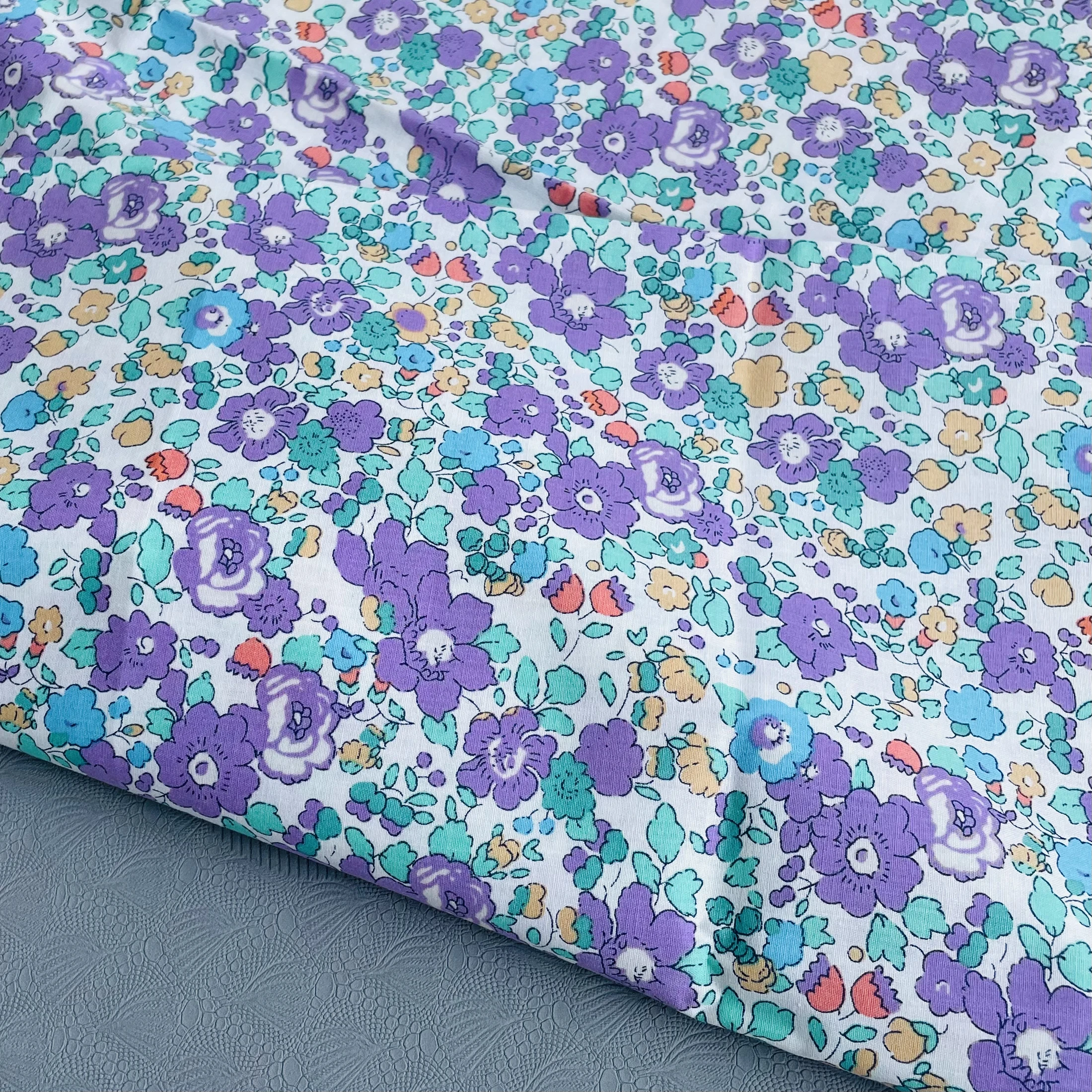 Betsy Plant Floral 100 % Baumwolle 40er Jahre Original Design Stoff Digitaldruck zum Nähen Stoff Kleider Rock Kinder Designer – Detail 6