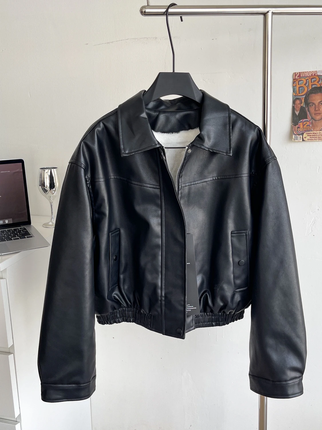 เสื้อโค้ทผู้หญิงแฟชั่น หนัง PU ทรงหลวม ปกพับได้ สไตล์ลำลอง สำหรับฤดูใบไม้ร่วงและฤดูหนาว