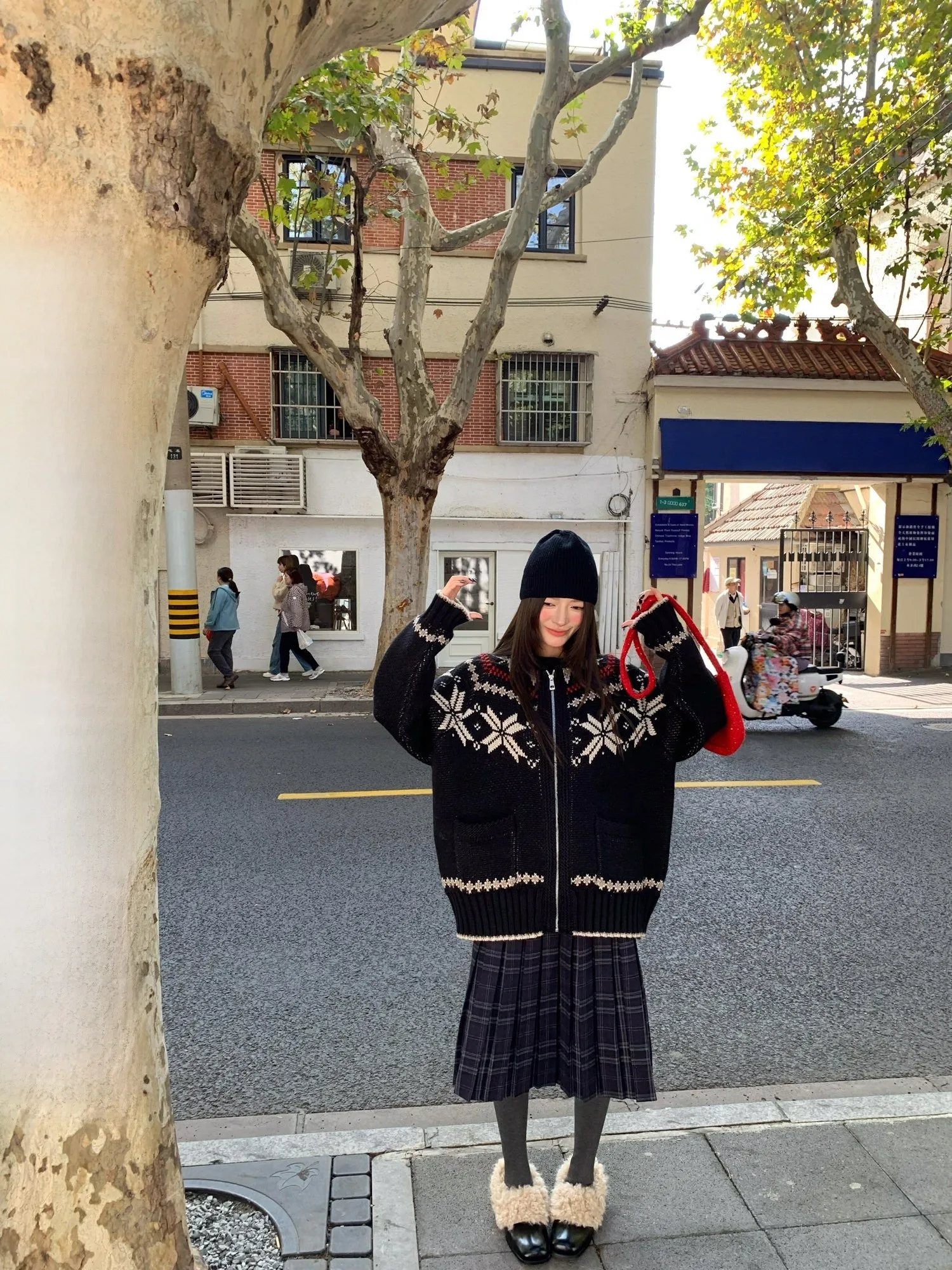 

Retro Knitted Sweater Coat Loose Fit Heavy Embroidery Dental Guard Large Dog Earl Island Latte Fair Isle Open Cardigan