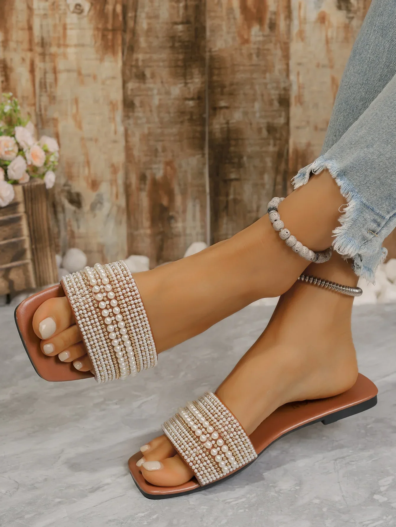 Damen-Sandalen mit flachem Boden, 2025, Sommer, neuer Stil, Perlen-Strass-Schuhe, Damen-Outdoor-Mode-Hausschuhe – Detail 3