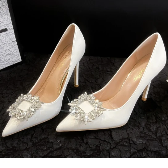 White (8CM)
