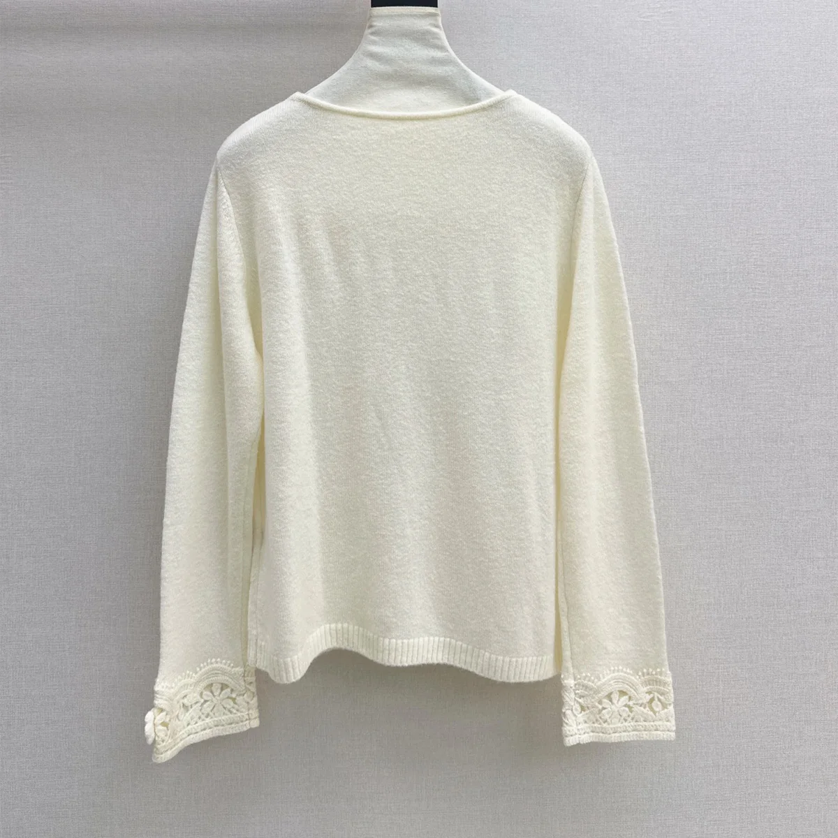 High Quality Women 3D Floral Lace Round Neck Knit Top, Long Sleeve Soft Warm Knitted Blouse lyt261016197