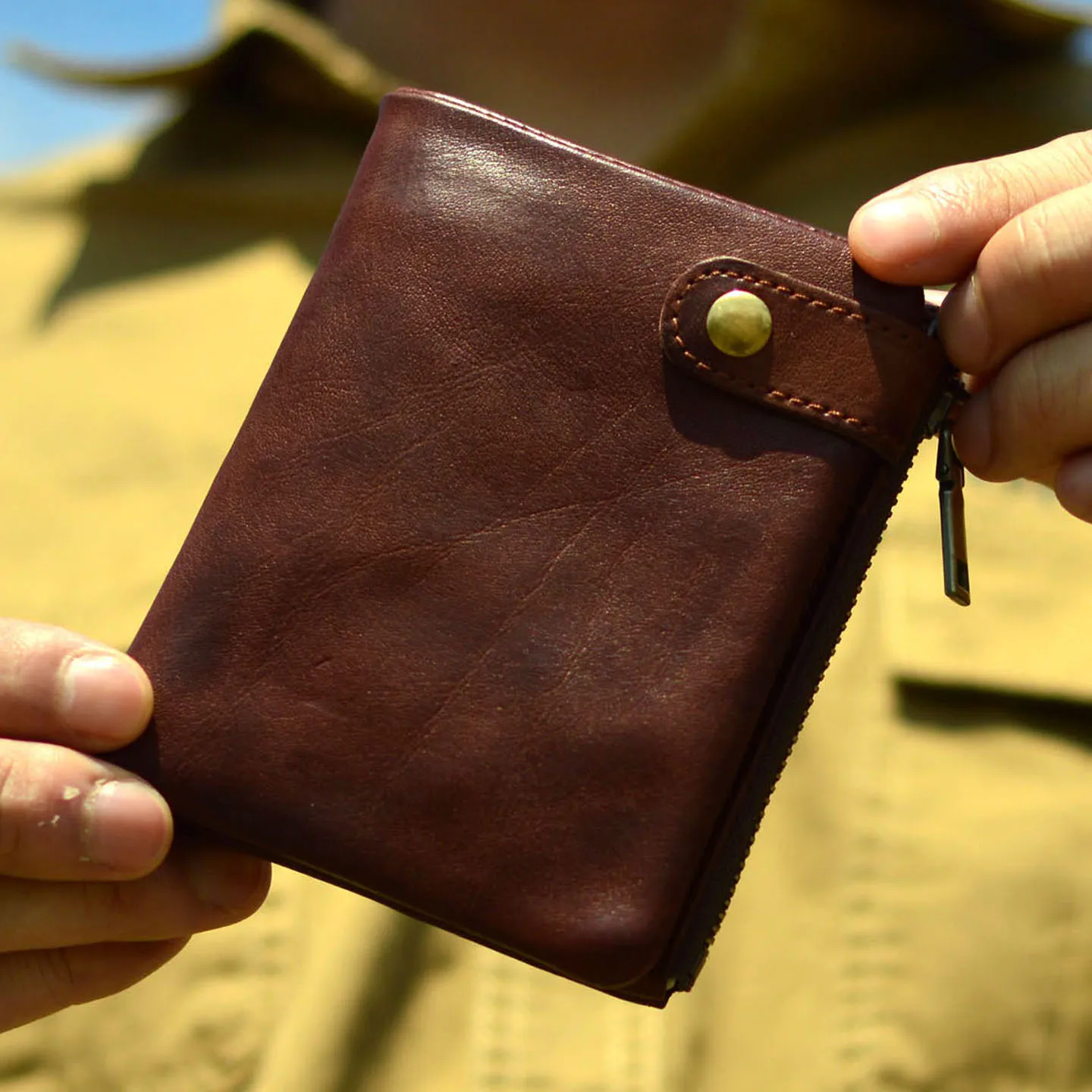 AETOO Leather tanning vintage distressed short wallet with simple money clip card bag in one piece, ID card and bank card holder