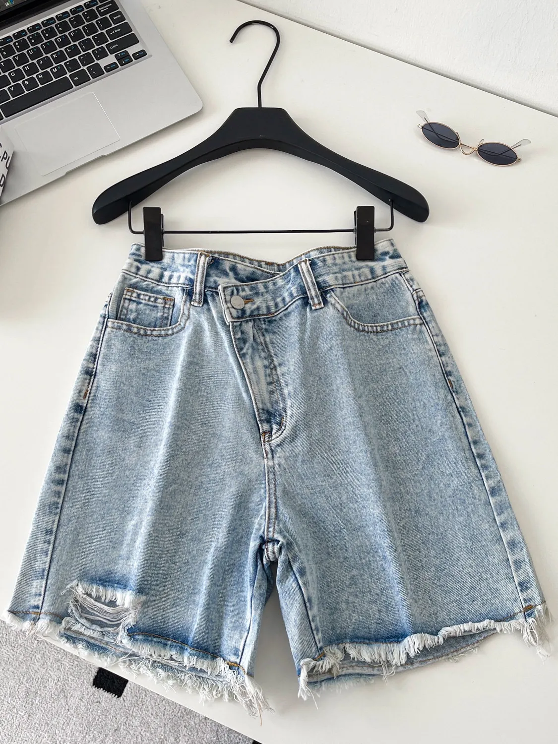 

Foamlina High Waist Loose Fit Denim Shorts for Women 2026 Summer Fashion Wide Leg Distressed Hem Casual Daily Shorts Streetwear