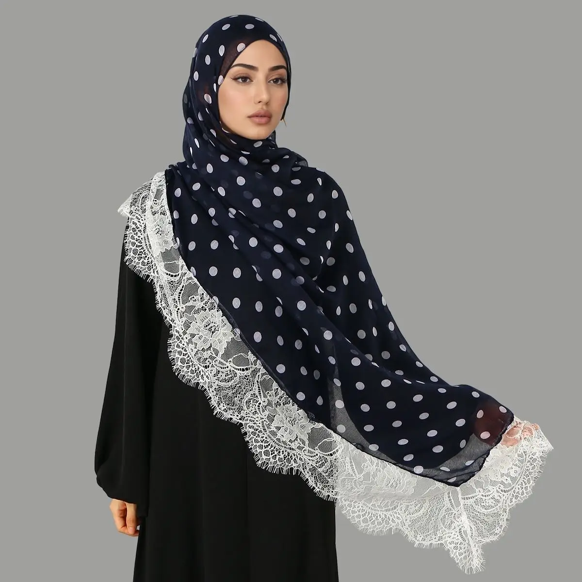 Heißer Verkauf Chiffon Viskose Polka Dot Print Schal Französischer Romantischer Spitzenrand Muslimischer Hijab Modisches Design Damen Schal Ramadan Eid – Detail 4