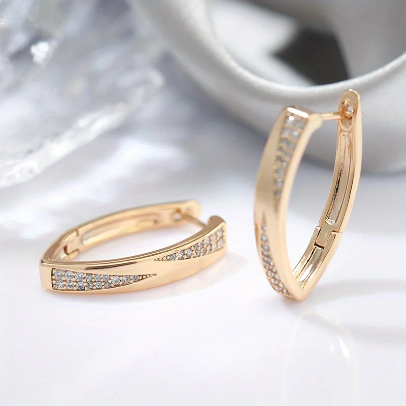 Fashion micro twist earring advanced sense simple niche design Micro flash earrings for women's wedding or banquet accessories