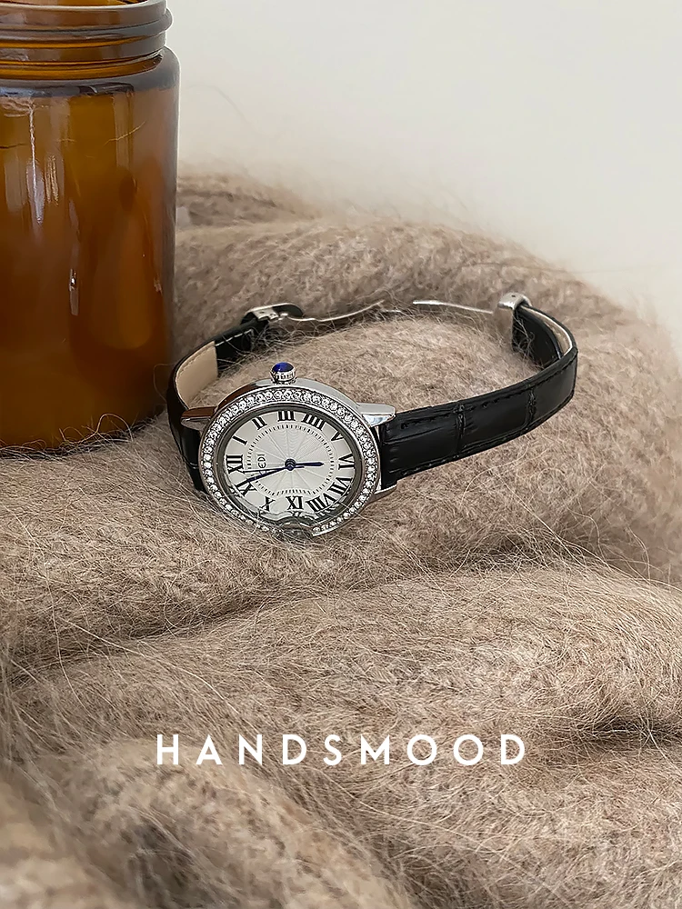 

Elegant ladies'watch luxurious and exquisite diamond studded highend leather strap watch elegant and versatile watch female gift